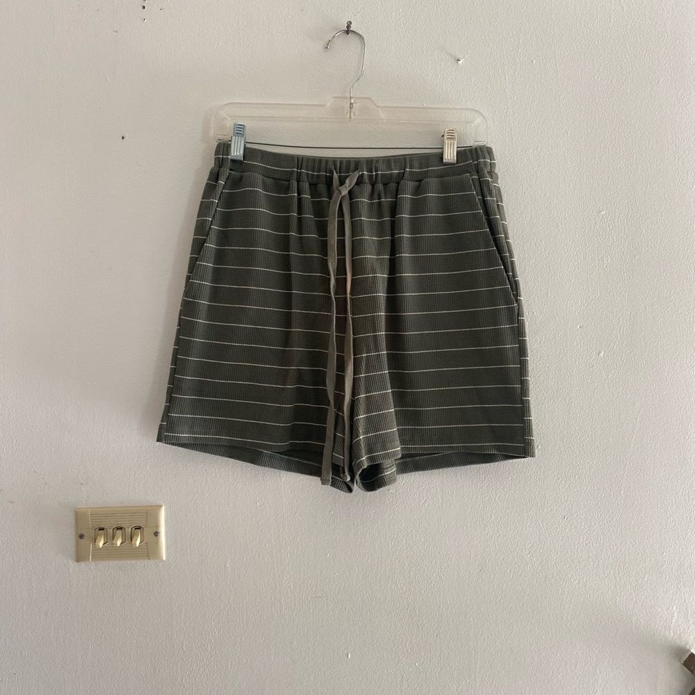 Doe & Rae Striped Drawstring Shorts with Pockets Size S Green - Picture 3 of 6